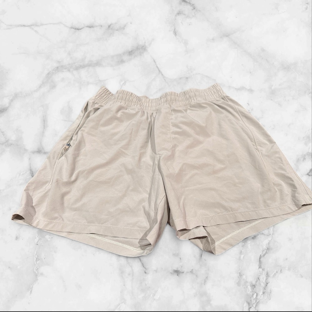 Lululemon Mens Pace Breaker Linerless Shorts Med Light Gray Pockets LM7B86S